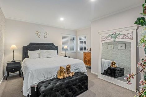 Photo of property in 54 Pohutukawa Avenue, Red Beach, 0932