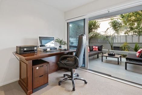 Photo of property in 2/19a Sanders Avenue, Takapuna, Auckland, 0622