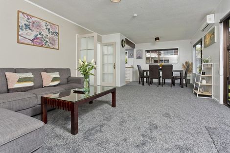 Photo of property in 1/38 Birkdale Road, Birkdale, Auckland, 0626