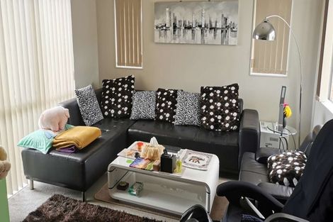 Photo of property in 4 Liscooly Place, Flat Bush, Auckland, 2019