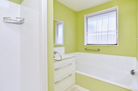 Photo of property in 2/7 Cassidy Place, Belfast, Christchurch, 8051