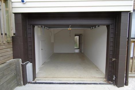 Photo of property in 10/2 Swan Hill Drive, Glen Eden, Auckland, 0602