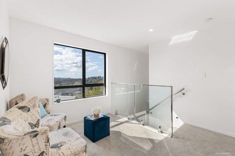 Photo of property in 4c Unsworth Drive, Unsworth Heights, Auckland, 0632