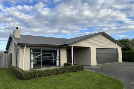 Photo of property in 57 Tennyson Avenue, Kelvin Grove, Palmerston North, 4414