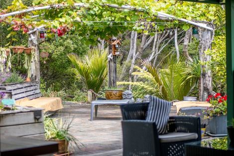 Photo of property in 104 Te Wahapu Road, Russell, 0272