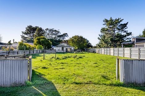 Photo of property in 40 Bear Street, Waverley, 4510