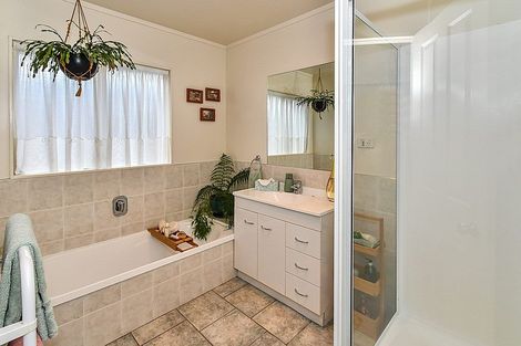 Photo of property in 79 Longford Park Drive, Takanini, 2112