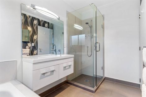 Photo of property in 1 Pelican Lane, Unsworth Heights, Auckland, 0632