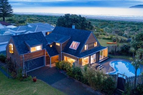 Photo of property in 23 Manly Street, Paraparaumu Beach, Paraparaumu, 5032