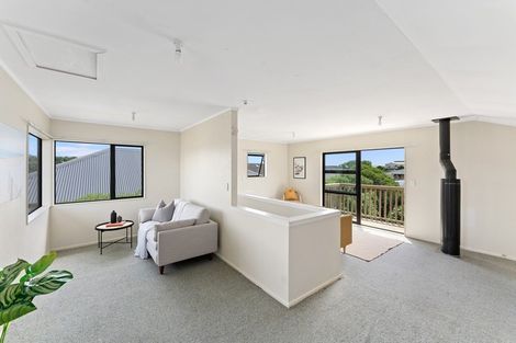 Photo of property in 13 Reeves Street, Waikanae Beach, Waikanae, 5036