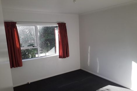 Photo of property in 64a Newlands Road, Newlands, Wellington, 6037