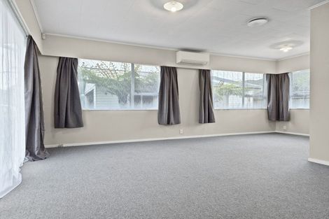 Photo of property in 32 Matthews Road, Wainuiomata, Lower Hutt, 5014