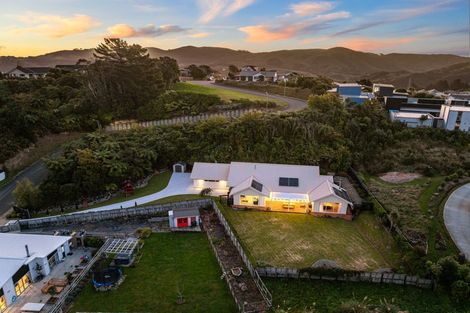 Photo of property in 1 Lindis Lane, Kelson, Lower Hutt, 5010