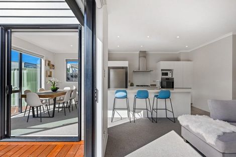 Photo of property in 21 Ian Morrison Road, Hobsonville, Auckland, 0616