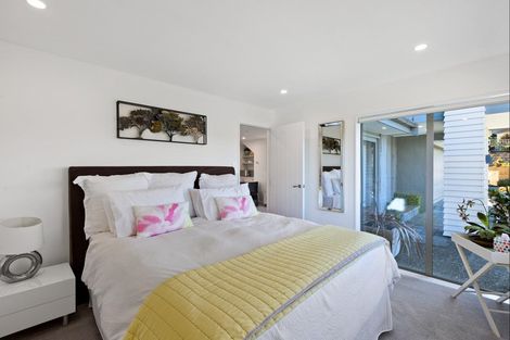 Photo of property in 96 Grovenor Drive, Orewa, 0931