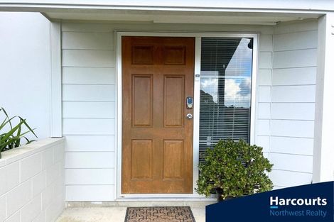 Photo of property in 25 Peterhouse Place, West Harbour, Auckland, 0618