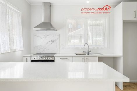 Photo of property in 16 Serjeant Street, Henderson, Auckland, 0612