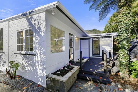 Photo of property in 48 Kamahi Street, Stokes Valley, Lower Hutt, 5019