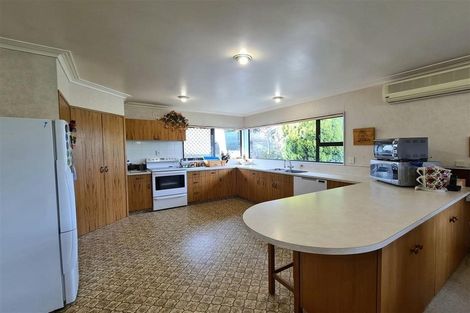 Photo of property in 100 Freyberg Avenue, Tamatea, Napier, 4112