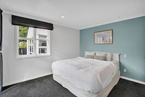 Photo of property in 15 Bracken Street, New Plymouth, 4310