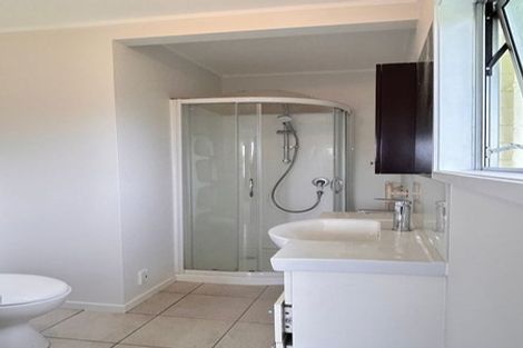 Photo of property in 21 Shanaway Rise, Hillcrest, Auckland, 0627