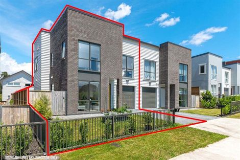 Photo of property in 16 Waimoana Close, Massey, Auckland, 0614