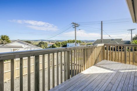 Photo of property in 18 St James Avenue, Helensville, 0800