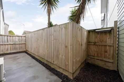 Photo of property in 5/10 Burrows Place, Frankton, Hamilton, 3204