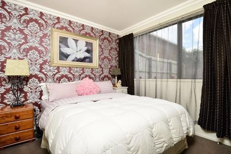 Photo of property in 27 Pahi Place, West Harbour, Auckland, 0618