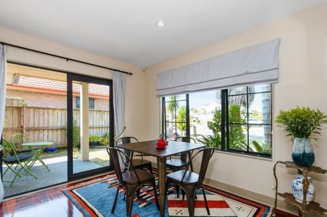 Photo of property in 11 Piriti Drive, Te Atatu Peninsula, Auckland, 0610