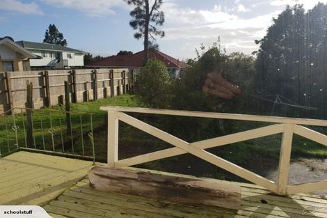 Photo of property in 6 Kaponga Crescent, New Lynn, Auckland, 0600