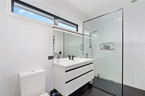 Photo of property in 13 Kotare Drive, Wanaka, 9305