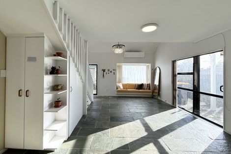 Photo of property in 2/3 Aorangi Place, Birkenhead, Auckland, 0626