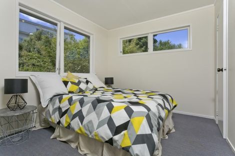 Photo of property in 33 Helleur Road, Massey, Auckland, 0614