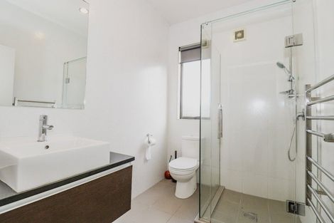 Photo of property in 16 Kinmont Rise, East Tamaki Heights, Auckland, 2016