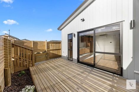 Photo of property in 39 Tributary Parade, Karaka, 2113