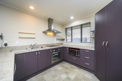 Photo of property in 53 Geneva Terrace, Kelvin Grove, Palmerston North, 4414