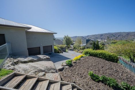 Photo of property in 6 Craig Place, Bridge Hill, Alexandra, 9320