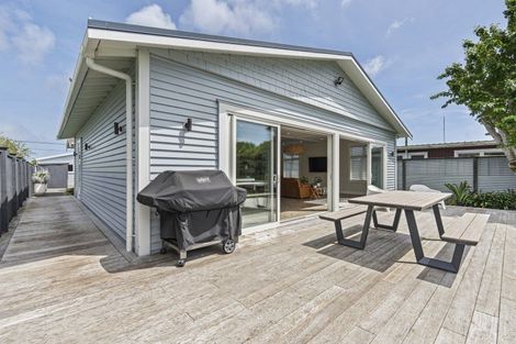 Photo of property in 33 Ballance Street, Lower Vogeltown, New Plymouth, 4310