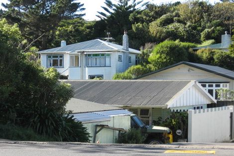 Photo of property in 136 Newlands Road, Newlands, Wellington, 6037