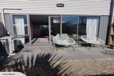 Photo of property in 2u2 Stone Street, Miramar, Wellington, 6022