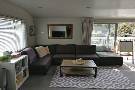 Photo of property in 2/44a Tamahere Drive, Glenfield, Auckland, 0629