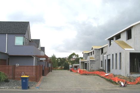 Photo of property in 10/15 Clearwater Cove, West Harbour, Auckland, 0618