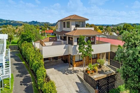 Photo of property in 44 Dickson Road, Papamoa Beach, Papamoa, 3118