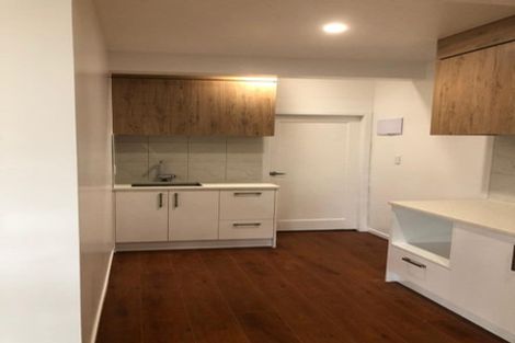 Photo of property in 14 Kilcar Place, Massey, Auckland, 0614