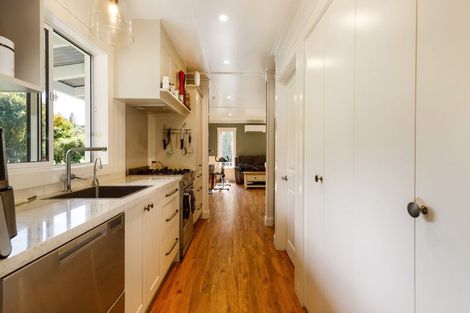 Photo of property in 16 Angle Street, Picton, 7220
