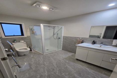 Photo of property in 71 Prince Regent Drive, Half Moon Bay, Auckland, 2012
