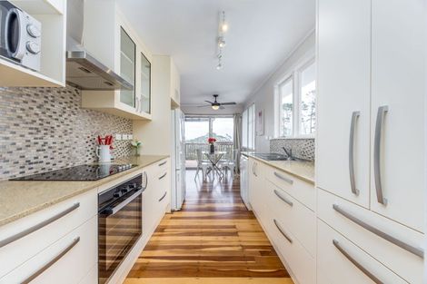 Photo of property in 454 Don Buck Road, Massey, Auckland, 0614