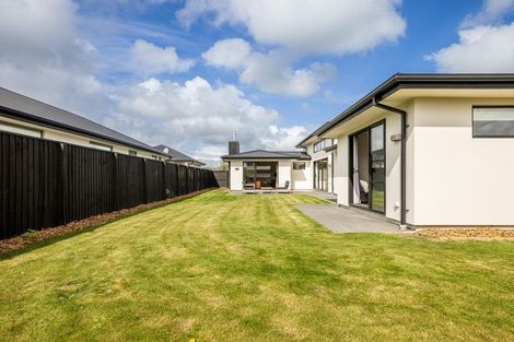 Photo of property in 16 Dollar Place, Prebbleton, 7604