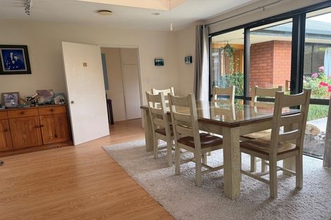 Photo of property in 18 Shaftesbury Street, Avonhead, Christchurch, 8042